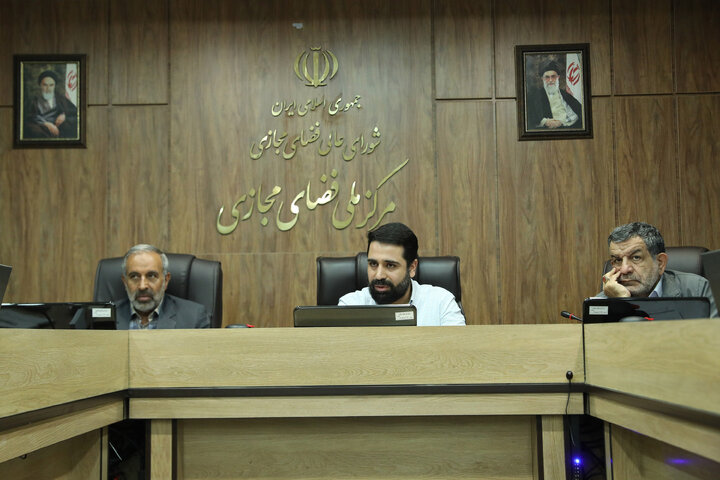 نشست مشترک مجمع نمایندگان استان تهران با رییس و معاونان مرکزملی فضای مجازی