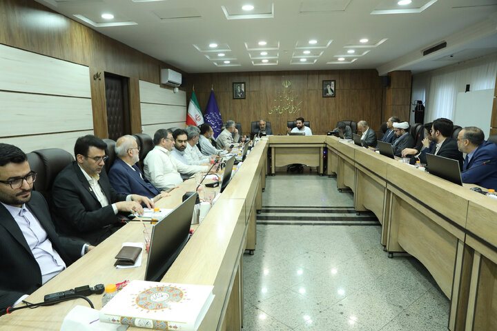 نشست مشترک مجمع نمایندگان استان تهران با رییس و معاونان مرکزملی فضای مجازی