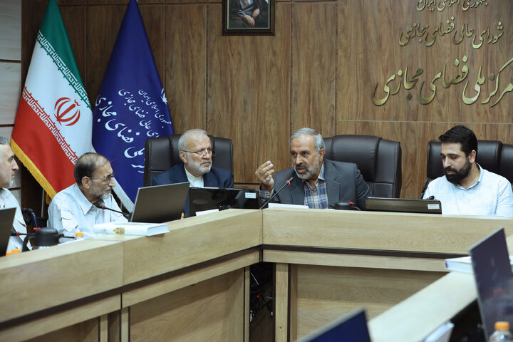 نشست مشترک مجمع نمایندگان استان تهران با رییس و معاونان مرکزملی فضای مجازی