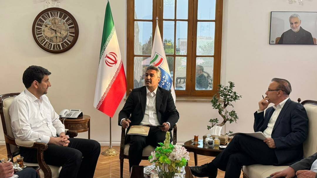 موافقت وزیر ارتباطات با رفع مشکل آنتن دهی روستاها و مناطق مرزی شهرستان ارومیه