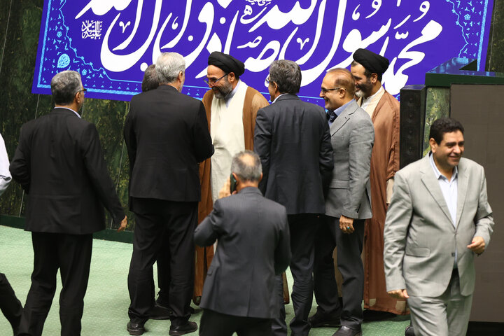 ناطقان میان دستور نشست علنی یکشنبه 16 شهریور مجلس