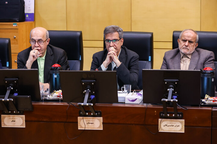 نشست کمیسیون آموزش و تحقیقات مجلس با حضور وزیر علوم