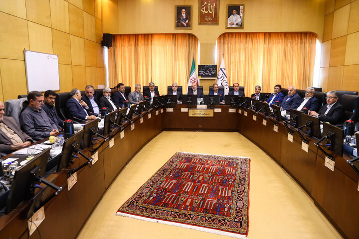 نشست کمیسیون آموزش و تحقیقات مجلس با حضور وزیر علوم