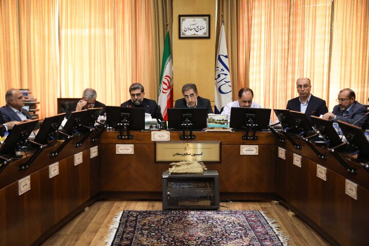 نشست 16 شهریور کمیسیون صنایع
