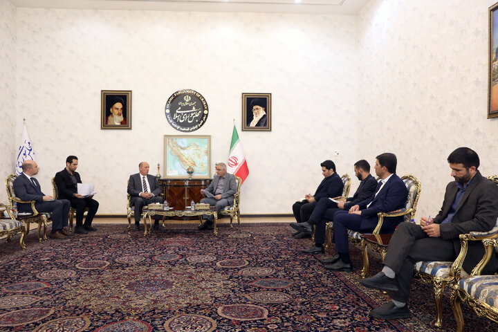 دیدار سفیر مجارستان با عبد الجلال ایری
