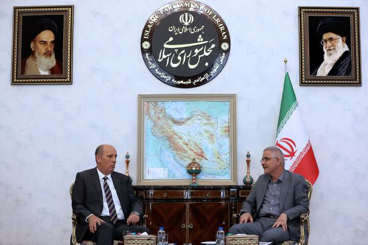 دیدار سفیر مجارستان با عبد الجلال ایری