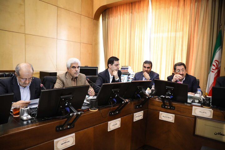 نشست 18 شهریور کمیسیون صنایع