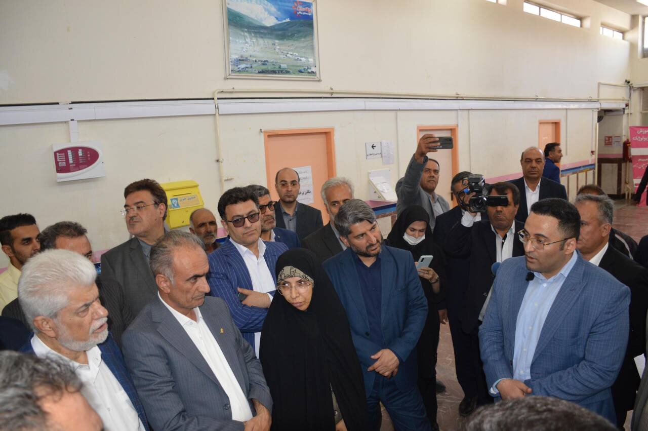 اسحاقی: تخصیص منابع و تجهیزات با هدف بهبود وضعیت درمان در مناطق مرزی و کمبرخوردار پیگیری میشود