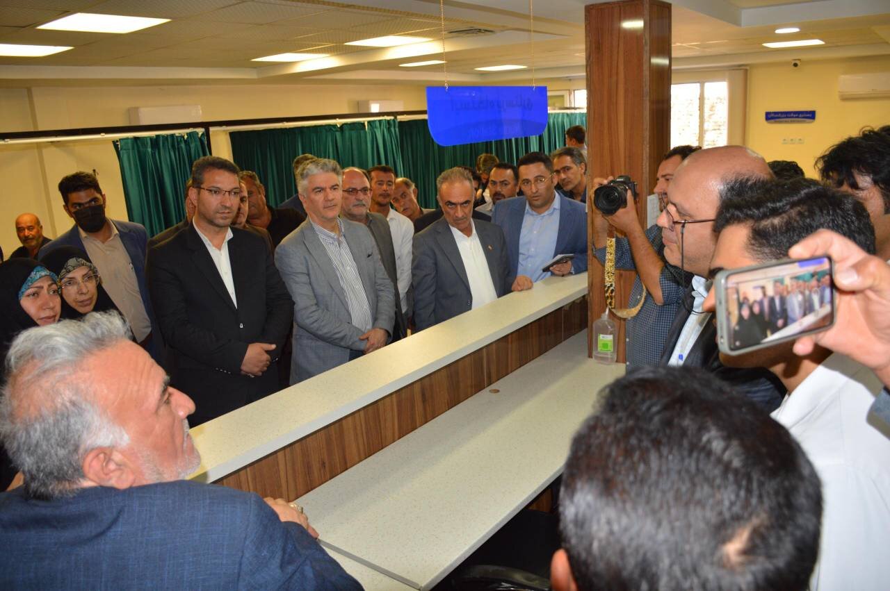 اسحاقی: تخصیص منابع و تجهیزات با هدف بهبود وضعیت درمان در مناطق مرزی و کمبرخوردار پیگیری میشود