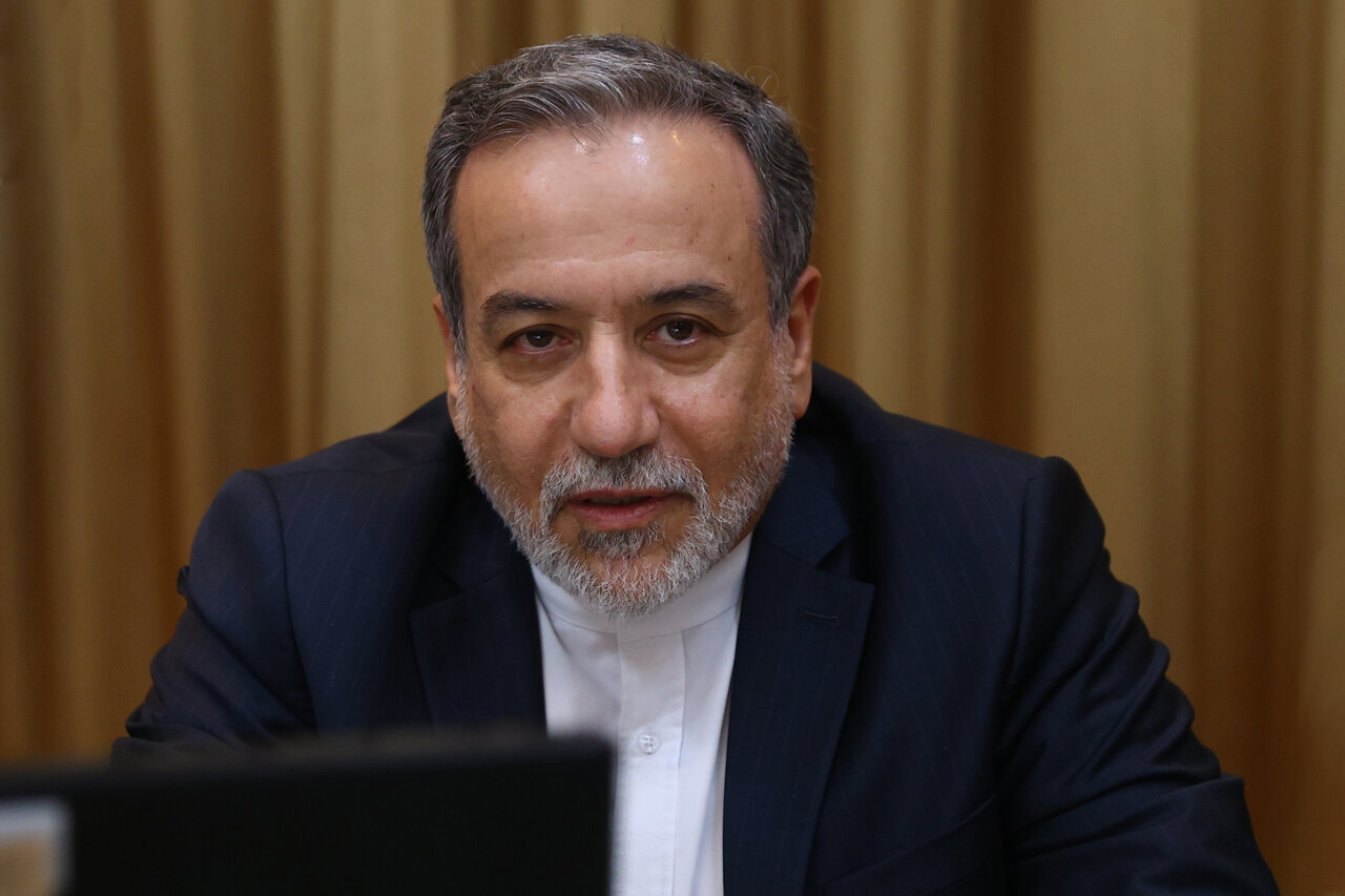 همفکری با نمایندگان برای خنثی کردن ترفندهای دشمنان علیه مردم/ طرح سوالات ناشی از حق نظارتی نمایندگان است