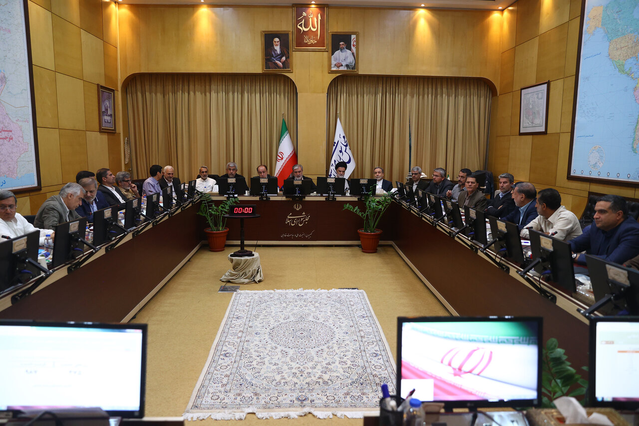 بررسی مفاد توافق جدید ایران با آژانس و ملاحظات قانون مجلس/ نمایندگان بر مواجه عزتمندانه با غرب تاکید کردند بررسی مفاد توافق جدید ایران با آژانس و ملاحظات قانون مجلس/ نمایندگان بر مواجه عزتمندانه با غرب تاکید کردند