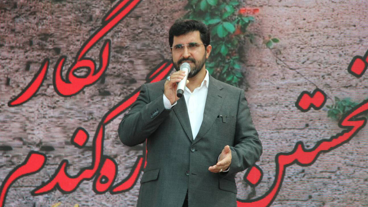 حضور معتمدی زاده در اولین جشنواره گندم نگار بردسیر /جشنواره گندم‌نگار فرصتی ارزشمند برای معرفی ظرفیت‌های بومی و تقویت اقتصاد محلی