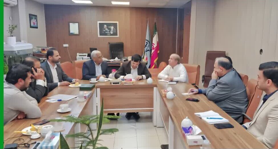 آغاز عملیات آب‌رسانی به روستاهای تنگه با پیگیری نماینده آبادان