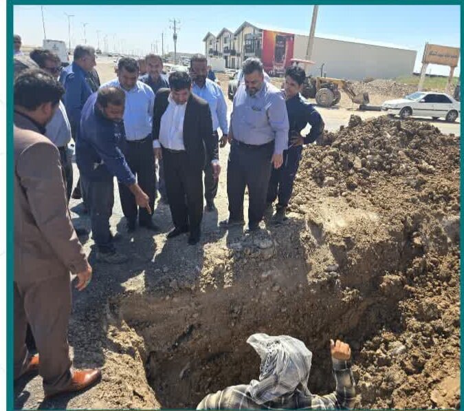 آغاز عملیات آبرسانی به روستاهای تنگه با پیگیری نماینده آبادان