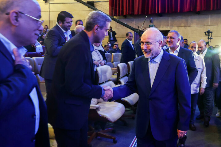 آیین رونمایی از مجموعه ۳۰ جلدی استعمارشناسی ایرانی با حضور دکتر قالیباف