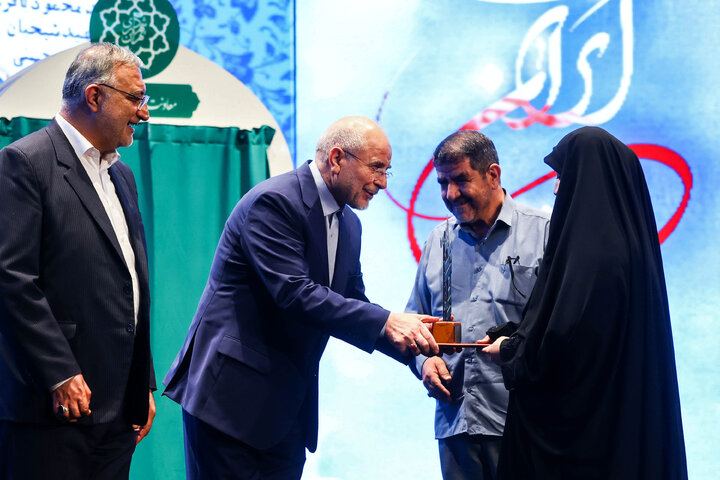 آیین رونمایی از مجموعه ۳۰ جلدی استعمارشناسی ایرانی با حضور دکتر قالیباف