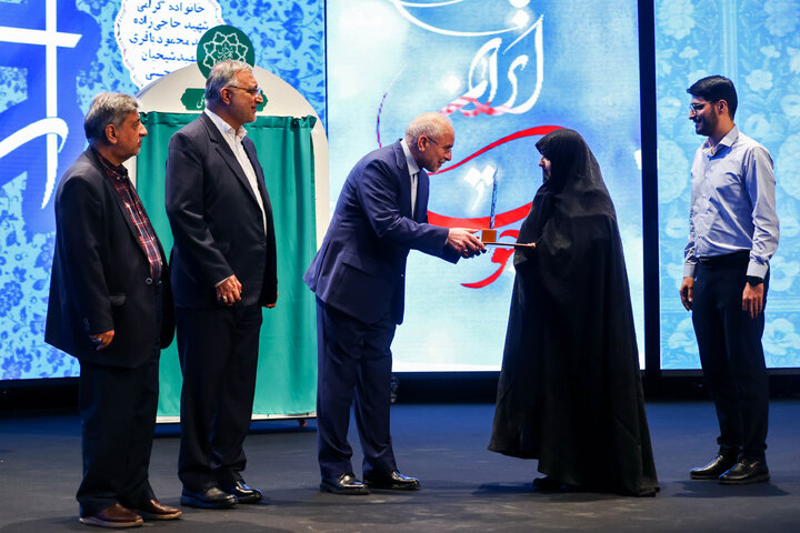 آیین رونمایی از مجموعه ۳۰ جلدی استعمارشناسی ایرانی با حضور دکتر قالیباف