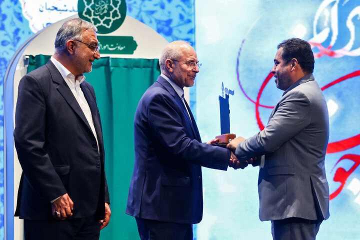 آیین رونمایی از مجموعه ۳۰ جلدی استعمارشناسی ایرانی با حضور دکتر قالیباف