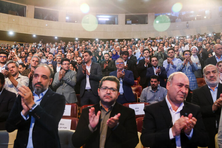 آیین رونمایی از مجموعه ۳۰ جلدی استعمارشناسی ایرانی با حضور دکتر قالیباف