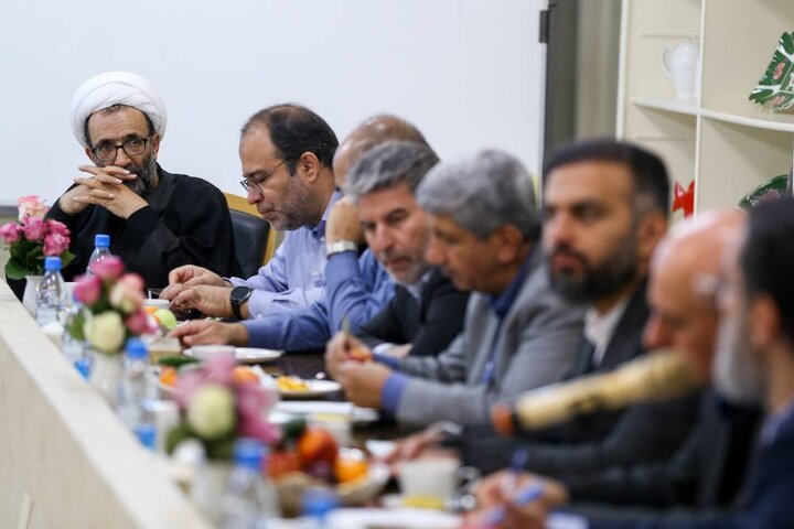بازدید اعضای کمیسیون آیین نامه مجلس از شرکت‌های فناور مستقر در پارک علم و فناوری خراسان رضوی