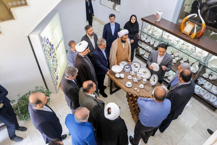 بازدید اعضای کمیسیون آیین نامه مجلس از شرکت‌های فناور مستقر در پارک علم و فناوری خراسان رضوی