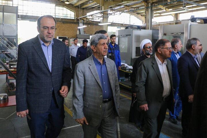 بازدید اعضای کمیسیون آیین نامه مجلس از شرکت‌های فناور مستقر در پارک علم و فناوری خراسان رضوی