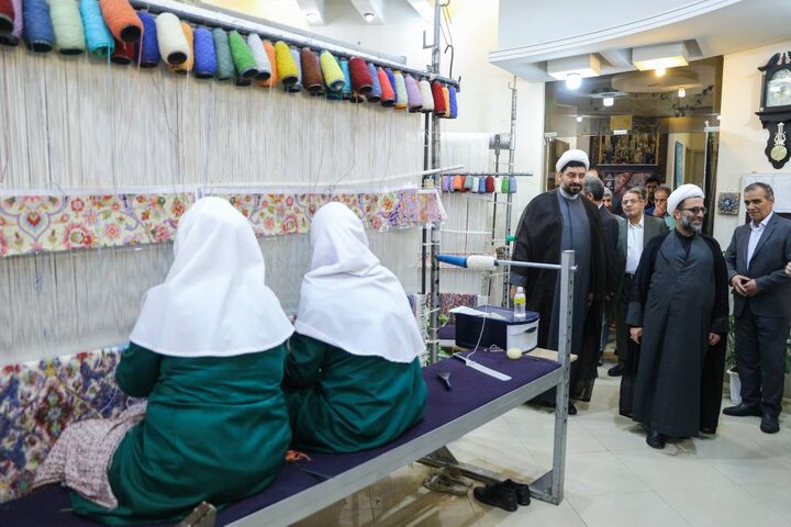 بازدید اعضای کمیسیون آیین نامه مجلس از شرکت‌های فناور مستقر در پارک علم و فناوری خراسان رضوی