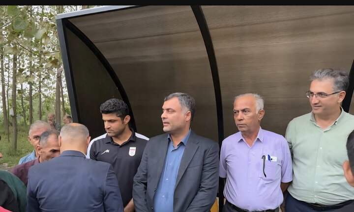 بازدید نماینده صومعه سرا از زمین های ورزشی روستای لاکسار و شهدای نوخاله