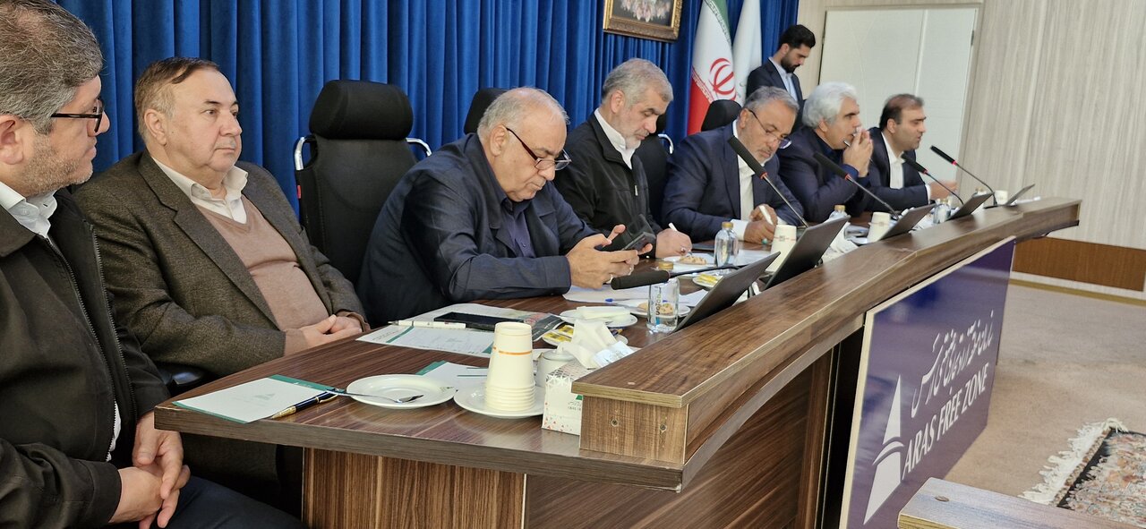 مدیریت جزیره‌ای مناطق آزاد مانع بهره‌برداری از ظرفیت‌هاست/ توسعه صادرات و واردات در گرو تحول پایانه‌ها و تکمیل زیرساخت‌ها