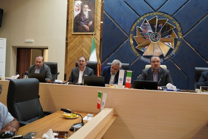 تاکید نماینده مردم بجنورد در نشست فعالان اقتصادی بر ضرورت تدابیر جدی دولت برای رفع معضل قطعی برق و گاز