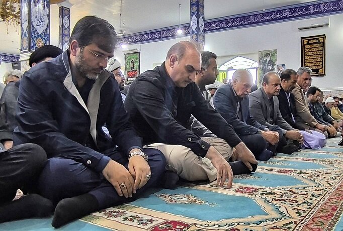 حضور نمایندگان سیستان در آیین بزرگداشت شهدای حادثه تروریستی مسیر زاهدان ـ خاش/دیدار شهرکی با اهالی روستای صفدرمیربیک