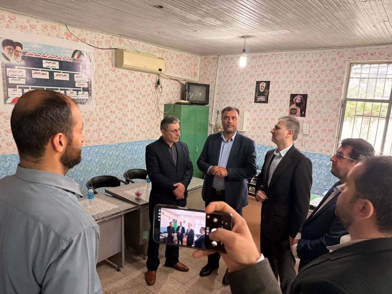 با حضور رحمت زاده؛ نشست بررسی مشکلات تعاونیهای صومعهسرا برگزار شد/ بازدید از مدارس صومعه سرا جهت حل مشکلات آنها