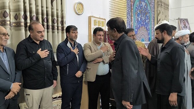 حضور نمایندگان سیستان در آیین بزرگداشت شهدای حادثه تروریستی مسیر زاهدان ـ خاش/دیدار شهرکی با اهالی روستای صفدرمیربیک