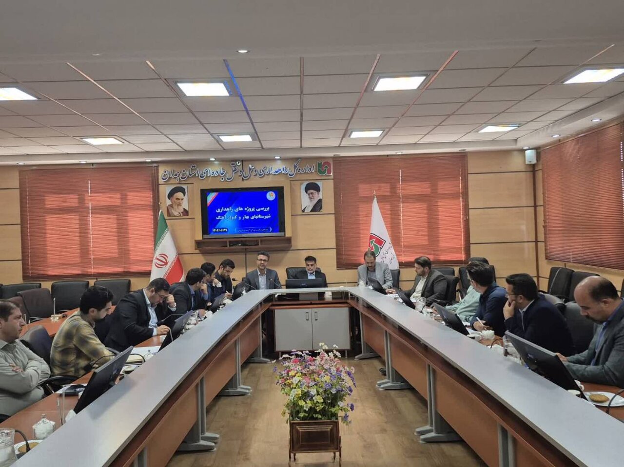حضور توسلی در نشست های بررسی پروژههای راهداری بهار و کبودرآهنگ/ تاکید بر تسریع در تکمیل پروژه ها