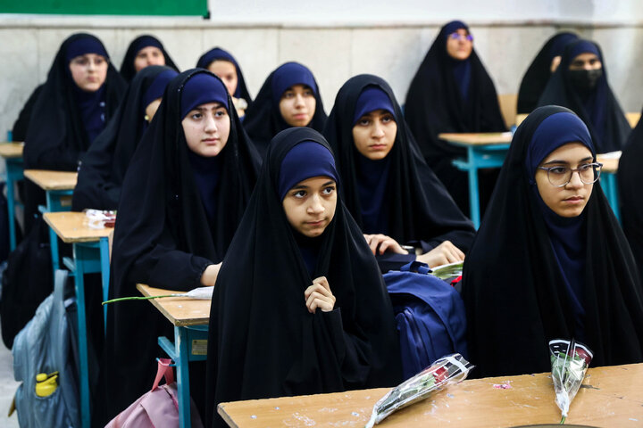 حضور دکتر قالیباف در مدرسه دخترانه فاطمیون تهران به مناسبت آغاز سال تحصیلی جدید