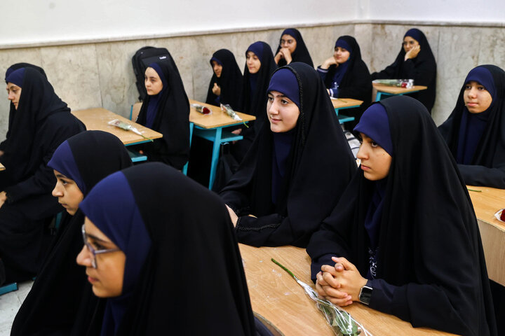 حضور دکتر قالیباف در مدرسه دخترانه فاطمیون تهران به مناسبت آغاز سال تحصیلی جدید