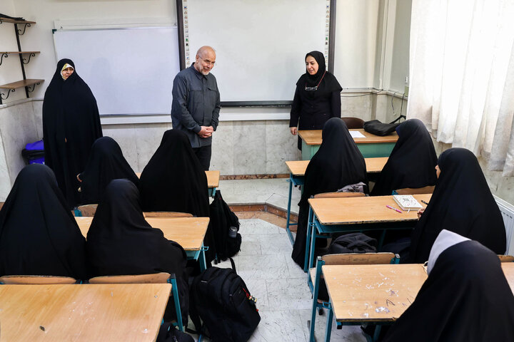 حضور دکتر قالیباف در مدرسه دخترانه فاطمیون تهران به مناسبت آغاز سال تحصیلی جدید