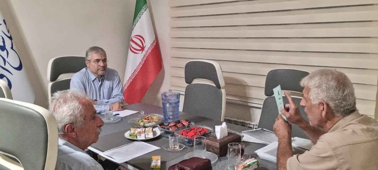 پیگیری مشکلات بازنشستگان ارتش در نشست نماینده تهران با وزیر دفاع