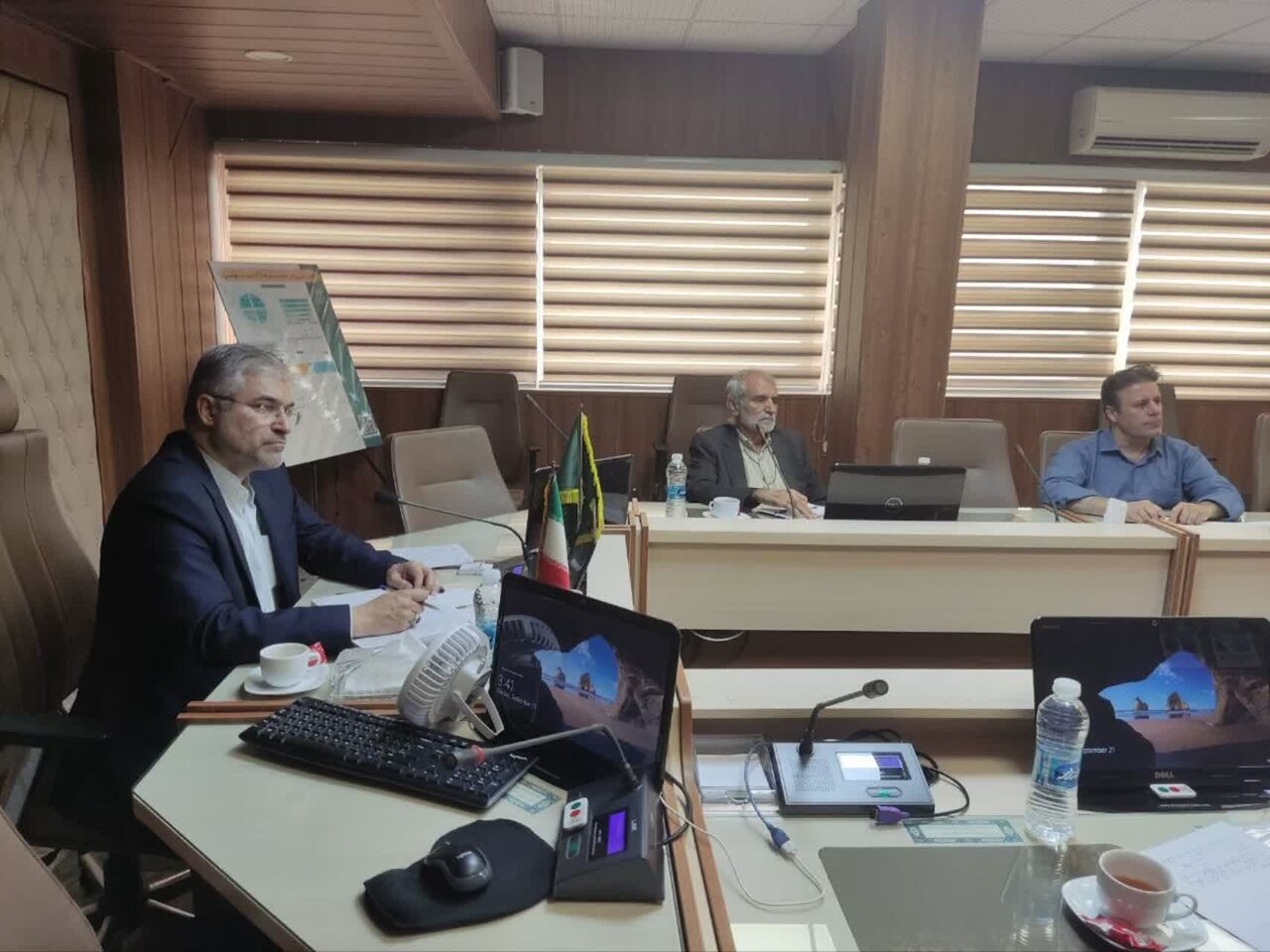 بررسی اصلاح ساختار سازمان امور عشایر در نشست فراکسیون کشاورزی و نهادهای مردمی