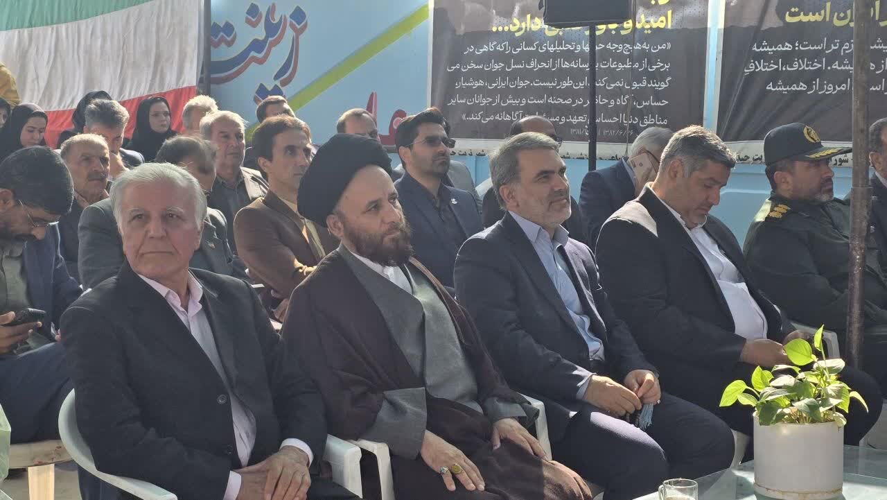 آغاز سال تحصیلی در تربت‌حیدریه با افتتاح آموزشگاه ۶ کلاسه و کلنگ‌زنی ۱۴ پروژه آموزشی