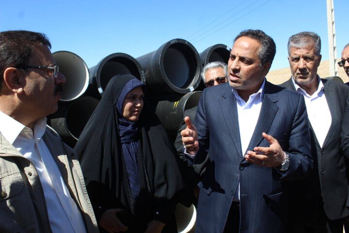 بازدید زهرا خدادادی از پروژه های آبفای ملکان/ شبکه و تصفیه خانه فاضلاب ملکان در سال ۱۴۰۵ به بهره برادری می رسد