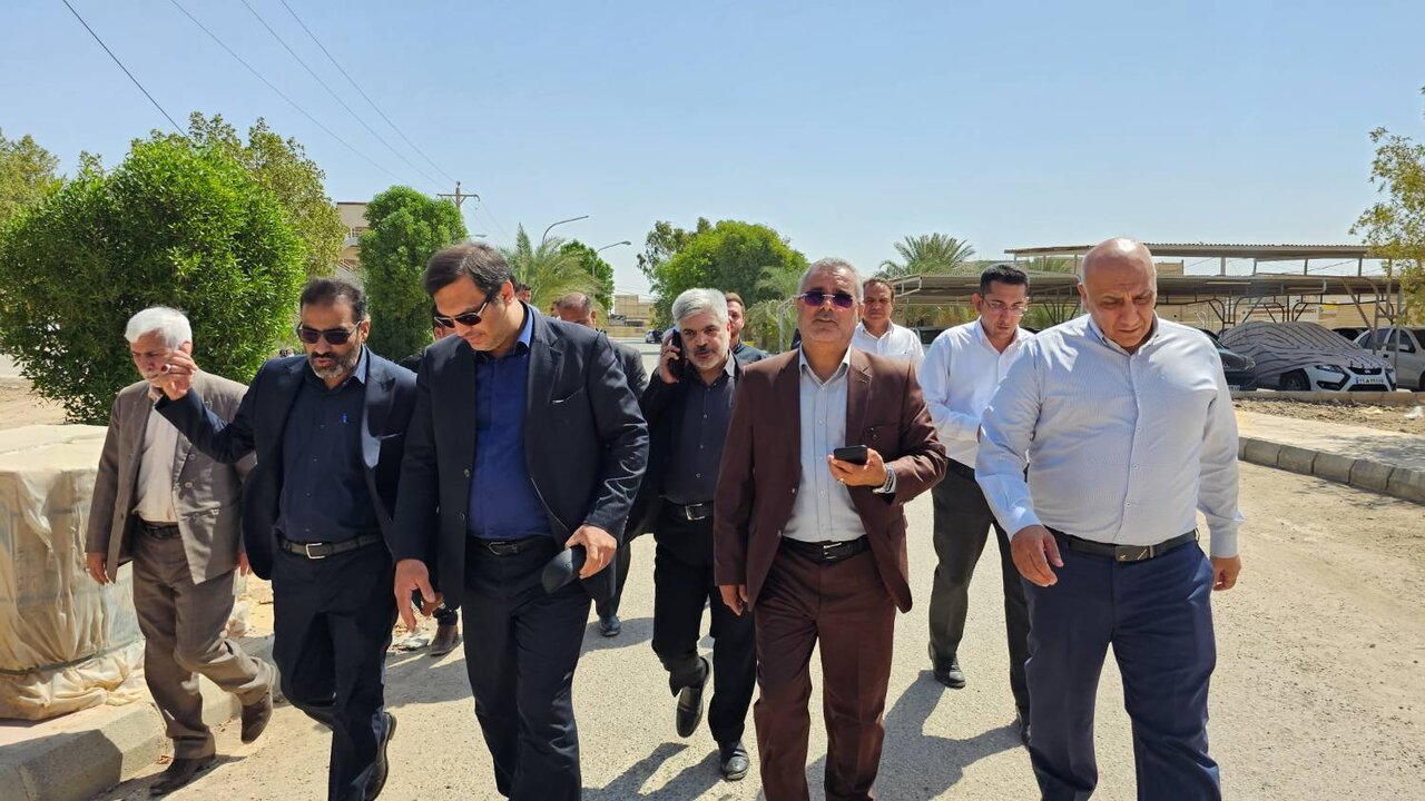 پیگیری مستمر نماینده شادگان برای تکمیل پروژه‌های دانشکده پرستاری و پانسیون پرستاران/ نهضت آسفالت و راهسازی در شادگان؛ جاده ناصری پس از سال‌ها انتظار به بهره‌برداری نزدیک شد