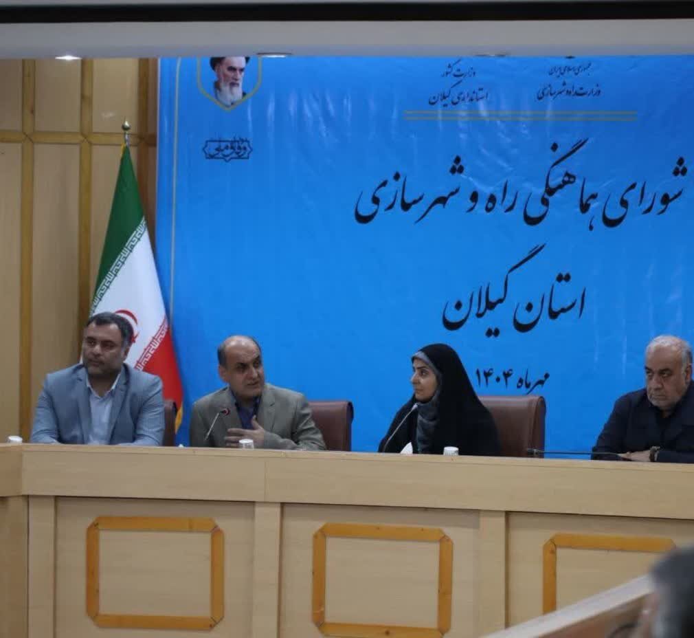 دیدار رحمت زاده با وزیر راه در استانداری گیلان/ تاکید بر توسعه زیرساخت های استان گیلان