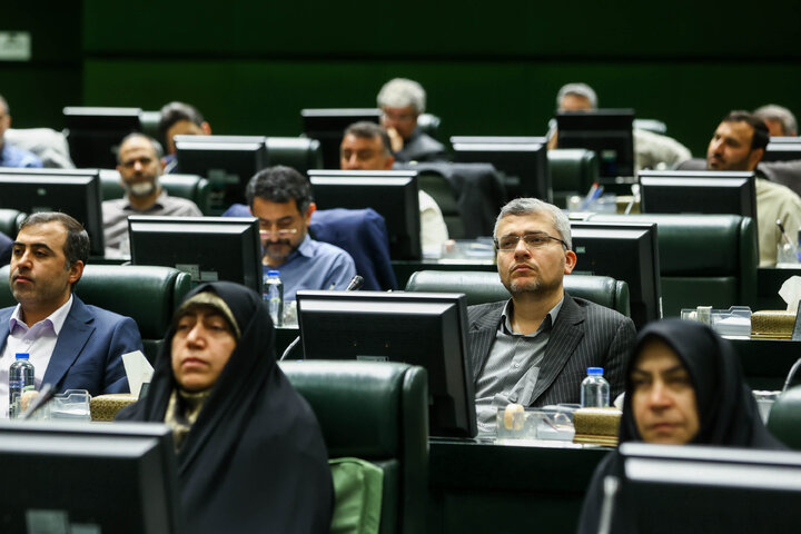 حضور خادمان حرم حضرت عبدالعظیم حسنی(ع) در صحن علنی مجلس
