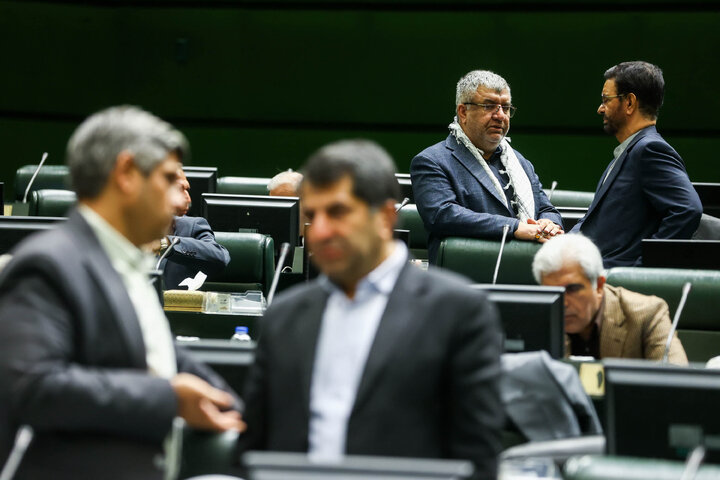 حضور خادمان حرم حضرت عبدالعظیم حسنی(ع) در صحن علنی مجلس