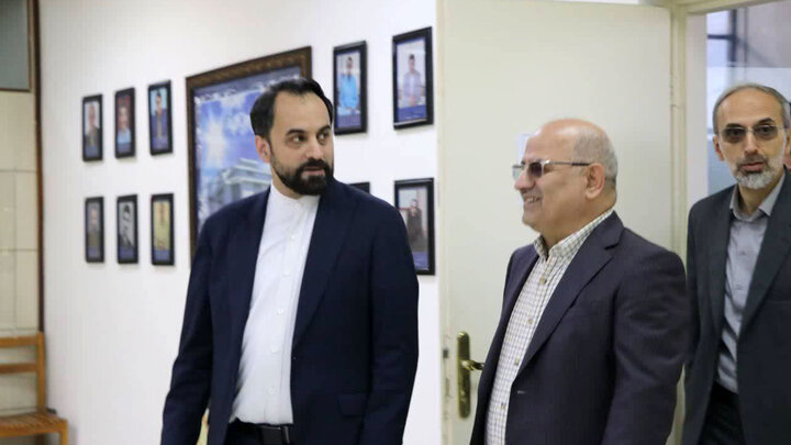 بازدید کشوری از کتابخانه مرکزی دانشگاه مازندران/ ضرورت بهره‌گیری از ظرفیت‌های دانشگاه در مسیر پیشرفت استان