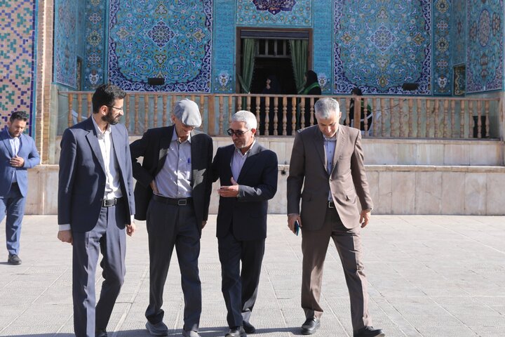 حضور کمیسیون فرهنگی مجلس شورای اسلامی در گلزار شهدای قزوین