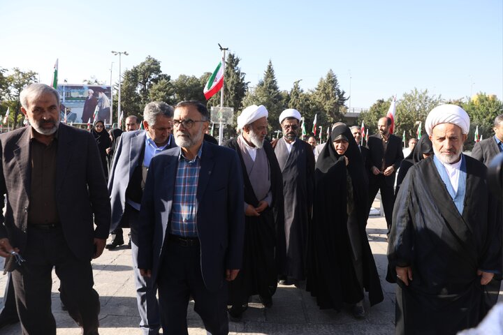 حضور کمیسیون فرهنگی مجلس شورای اسلامی در گلزار شهدای قزوین