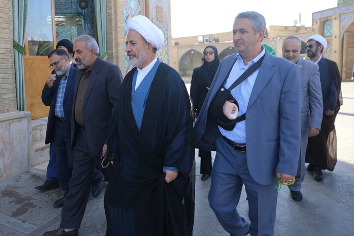 حضور کمیسیون فرهنگی مجلس شورای اسلامی در گلزار شهدای قزوین