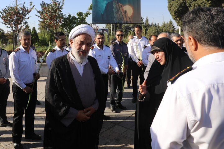 حضور کمیسیون فرهنگی مجلس شورای اسلامی در گلزار شهدای قزوین